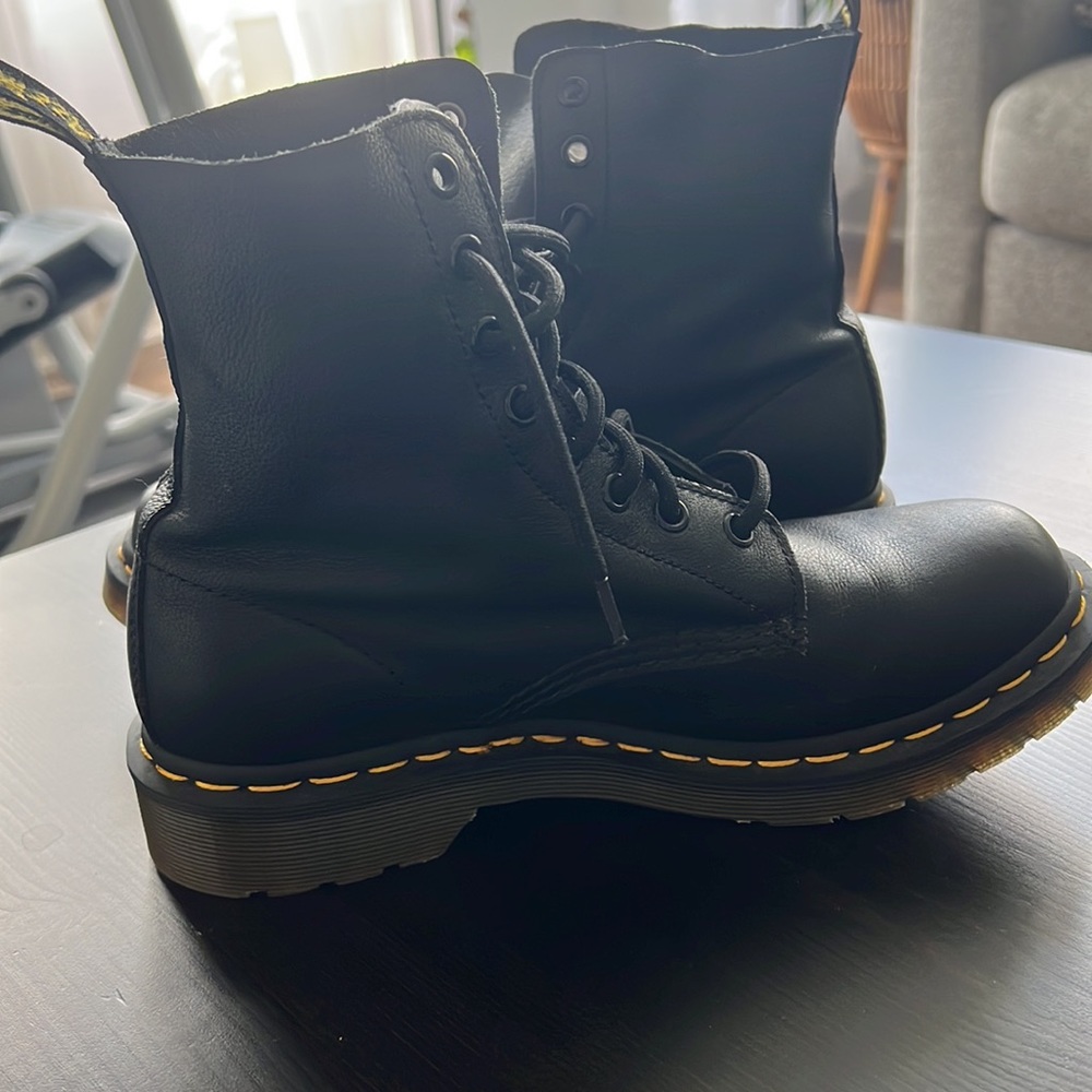 Womens black leather Dr. Martens lace up Chelsea Boots - Picture 2 of 3